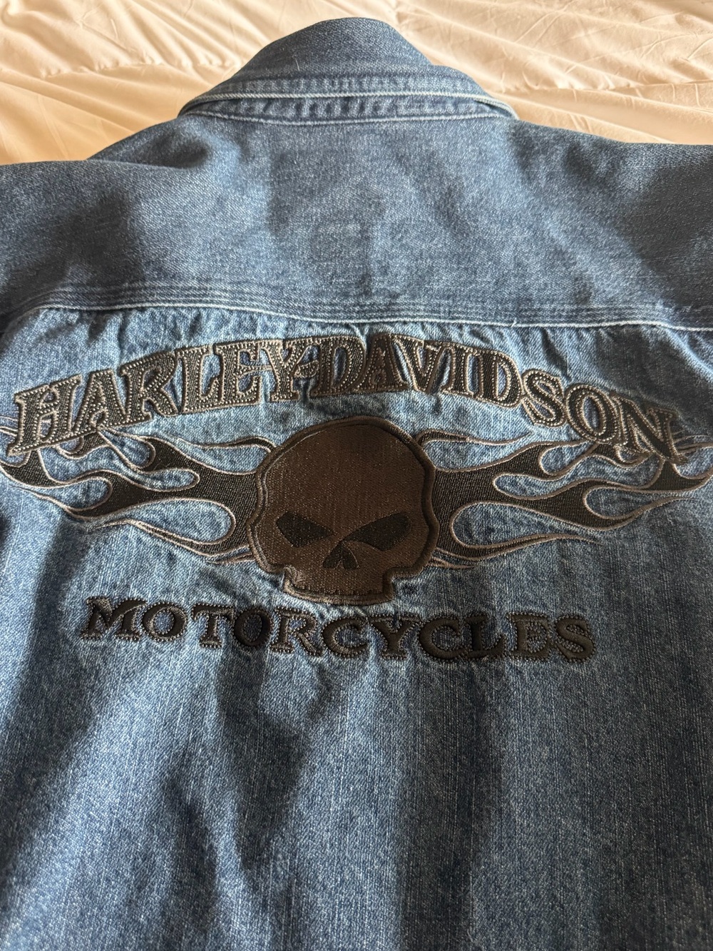 💀🔥 Harley-Davidson Blue Denim Workshirt Jacket with Embroidered Skull Flames